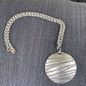 Vintage Usner 1960’s pendant and chain